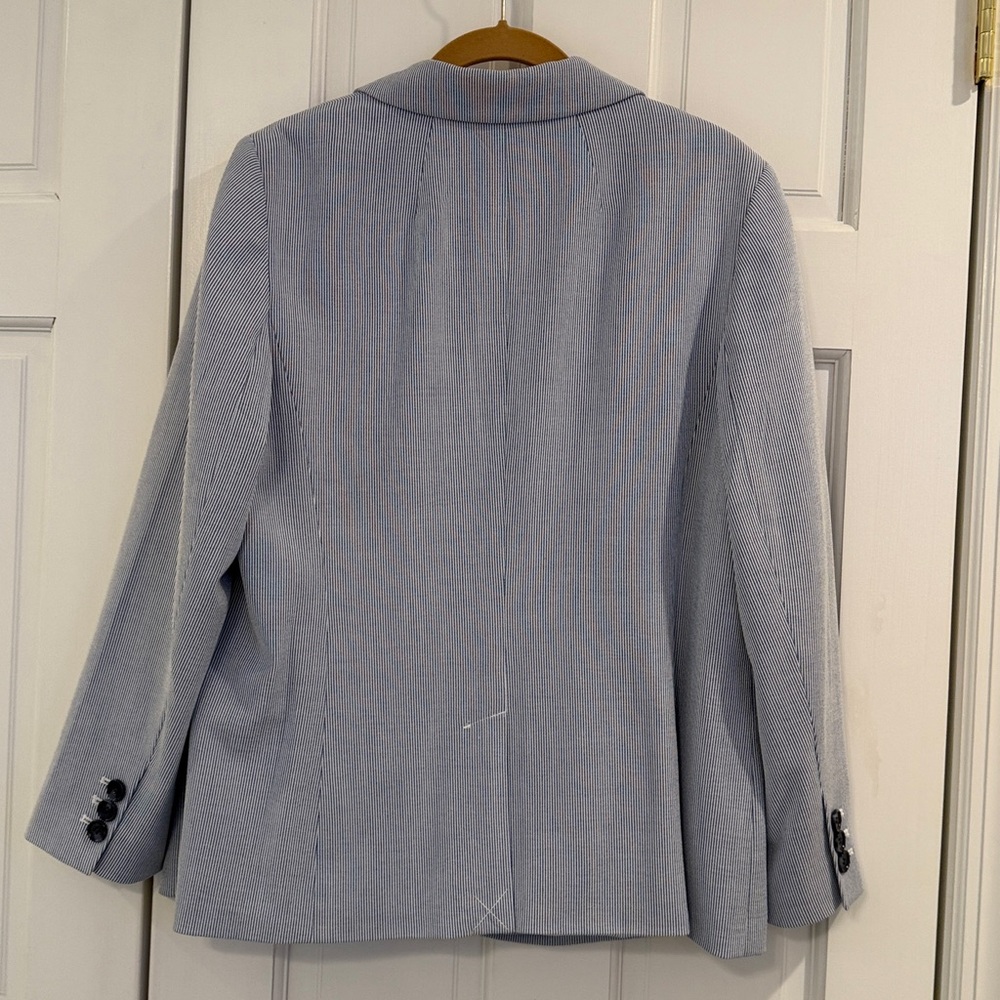 Talbots Blue and White Seersucker Striped Jacket and Pants - Picture 4 of 13